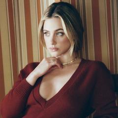 @lilireinhart