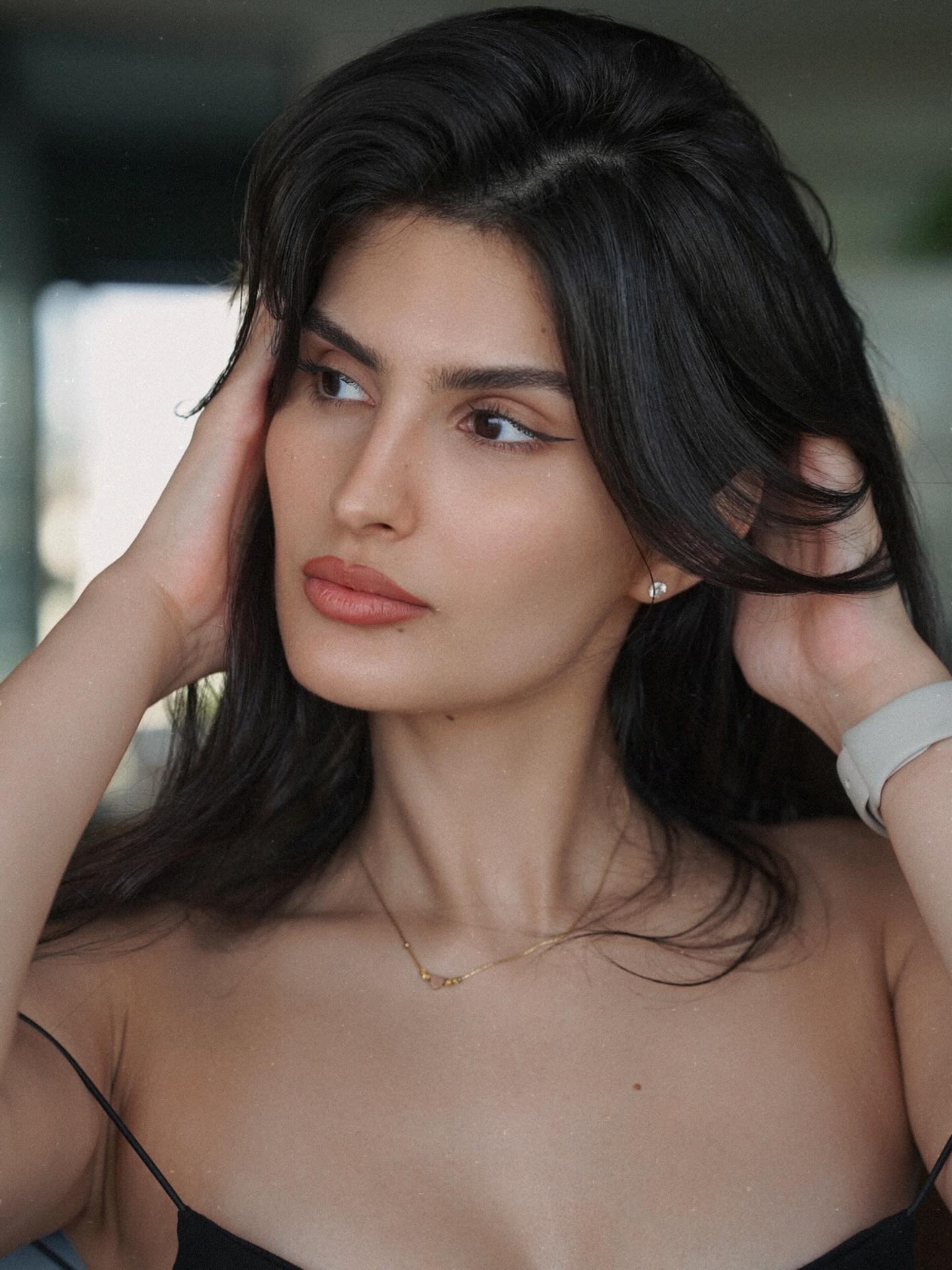 yaelaris
