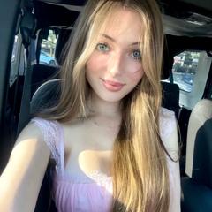 @taralacey_